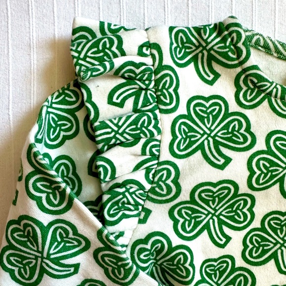 St. Patrick’s Day Clover Romper Kate Quinn 12-18 Months  NWT - Picture 5 of 5